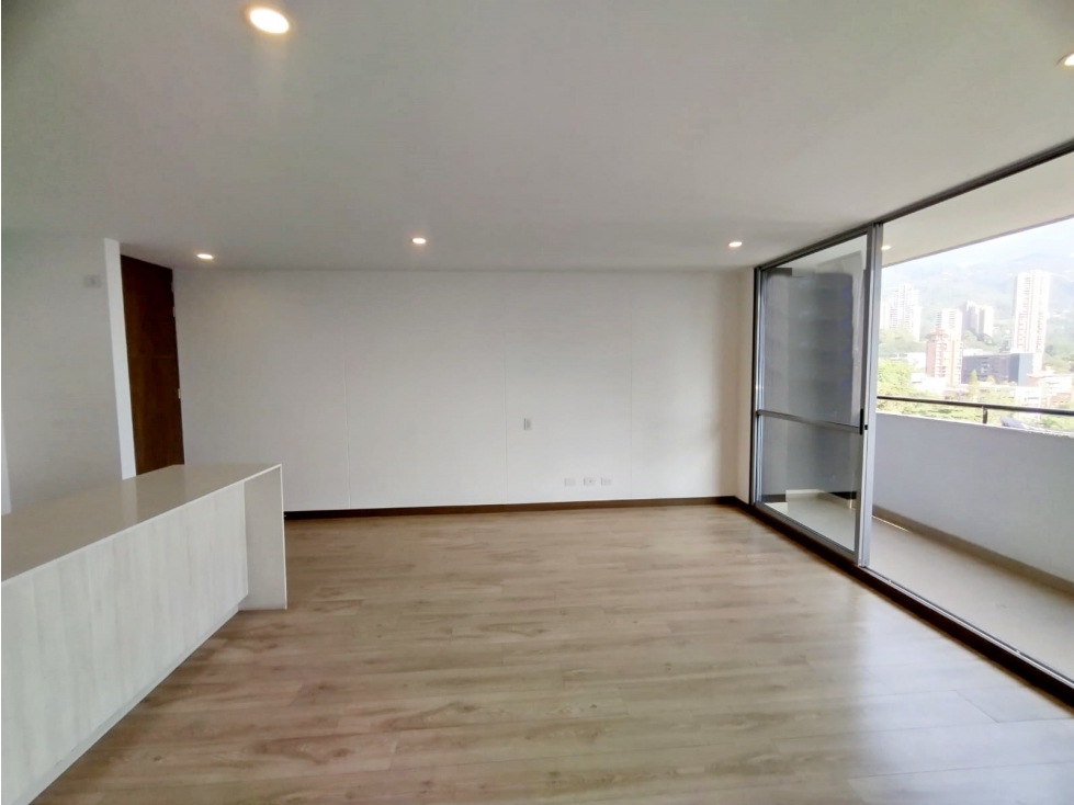 Apartaestudio en arriendo sector Loma de los González — foto 2