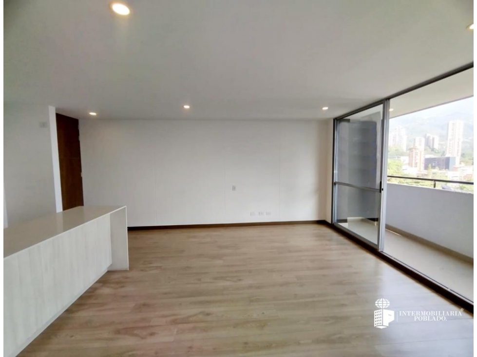 Apartaestudio en arriendo sector Loma de los Gonzalez — foto 2