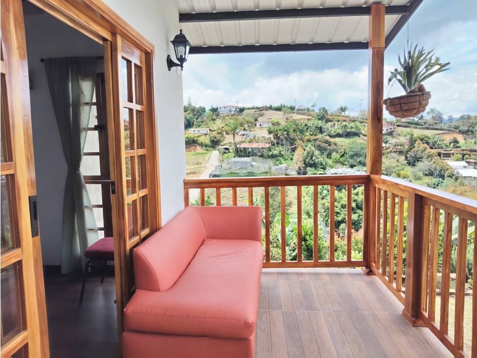 Casa campestre en arriendo en Vereda las cuchillas en Rionegro — foto 2
