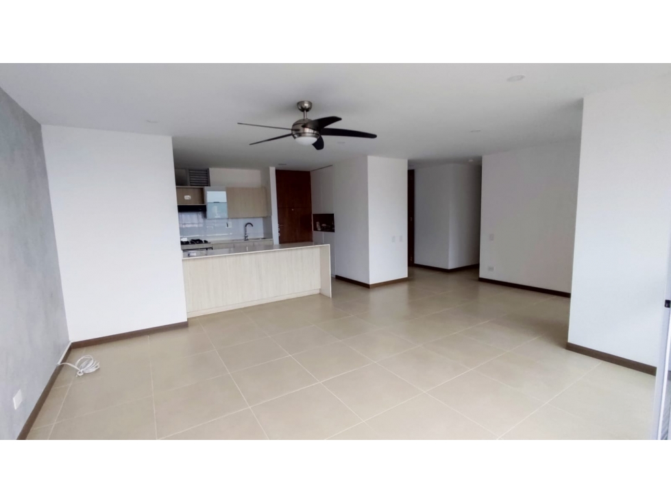 Apartamento en Arriendo sector Loma de los Gonzalez — foto 2