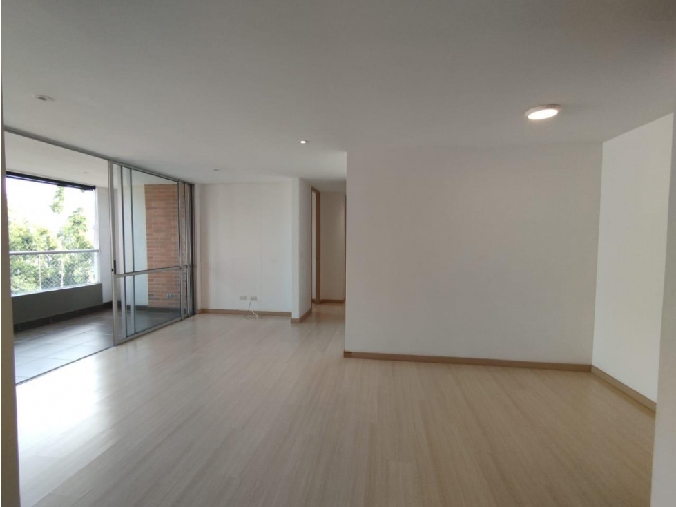 Apartamento en arriendo sector Loma del Esmeraldal Envigado