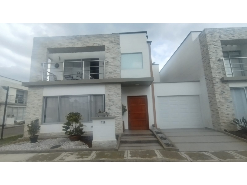 CASA EN VENTA EN LA CEJA, HELICONIAS