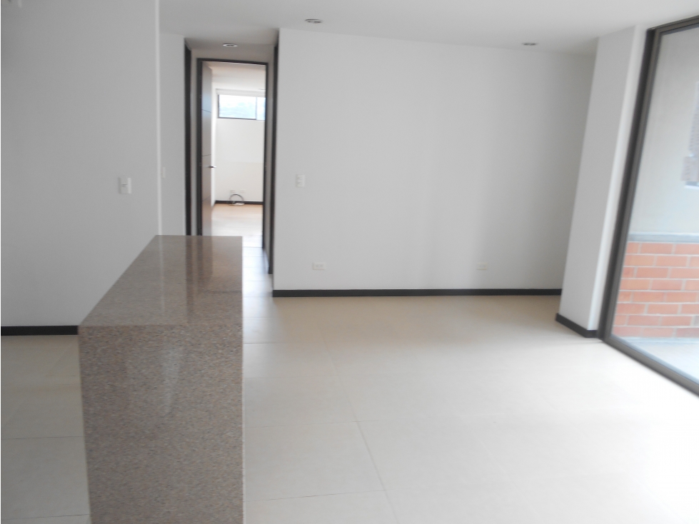 Apartamento en Arriendo Sector Padre Marianito — foto 3