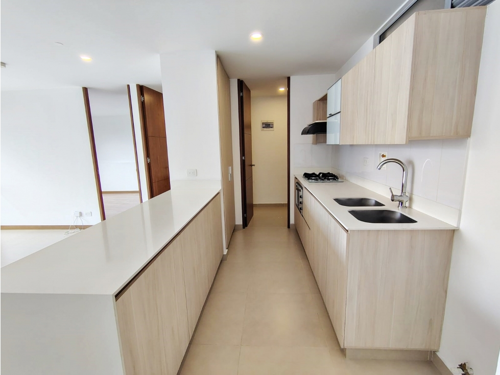 Apartamento en arriendo sector Loma de los Gonzalez — foto 5