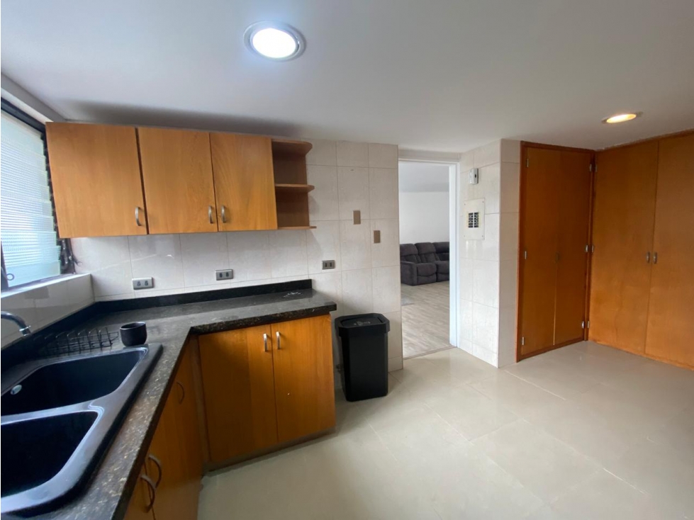 Arriendo Apartamento en el Poblado Sector las Lomas — foto 2