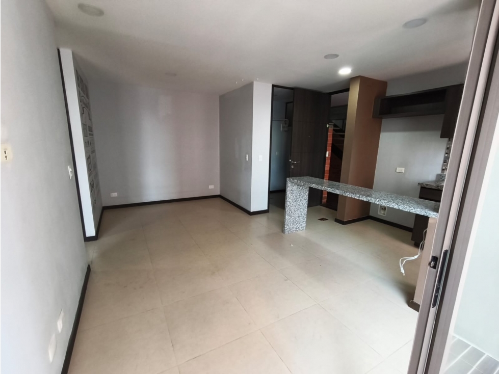 Apartamento en arriendo sector superior padre Marianito — foto 4