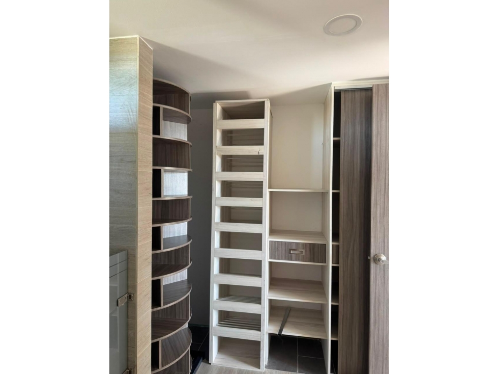 Apartamento en arriendo en Rionegro sector san antonio de pereira — foto 4