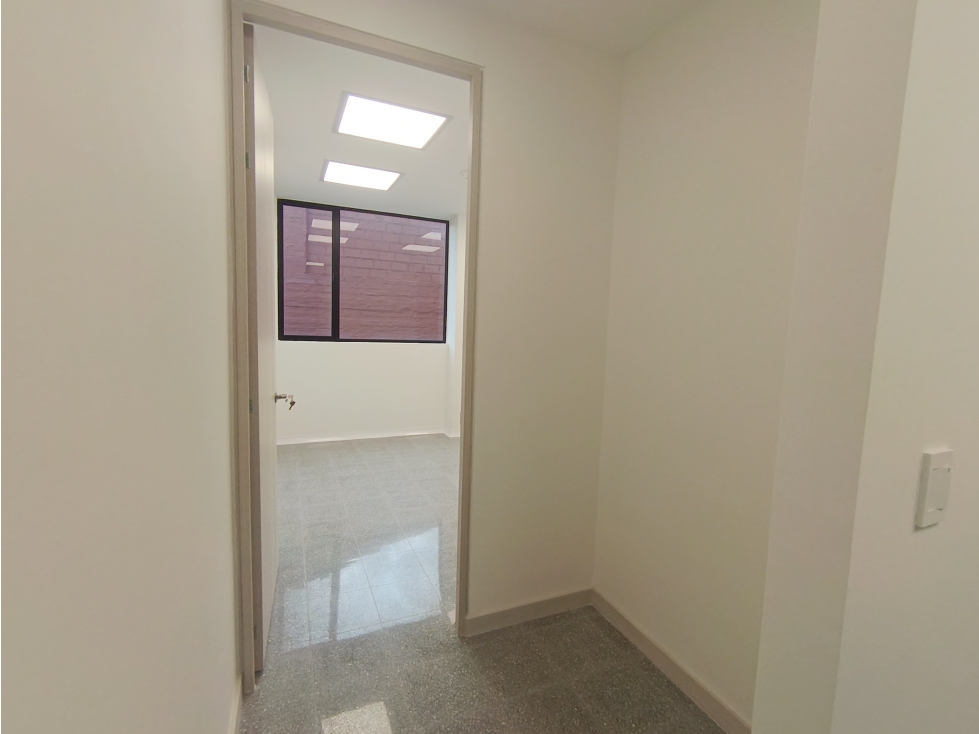 Oficina en Arriendo El Diamante Medellin - 4