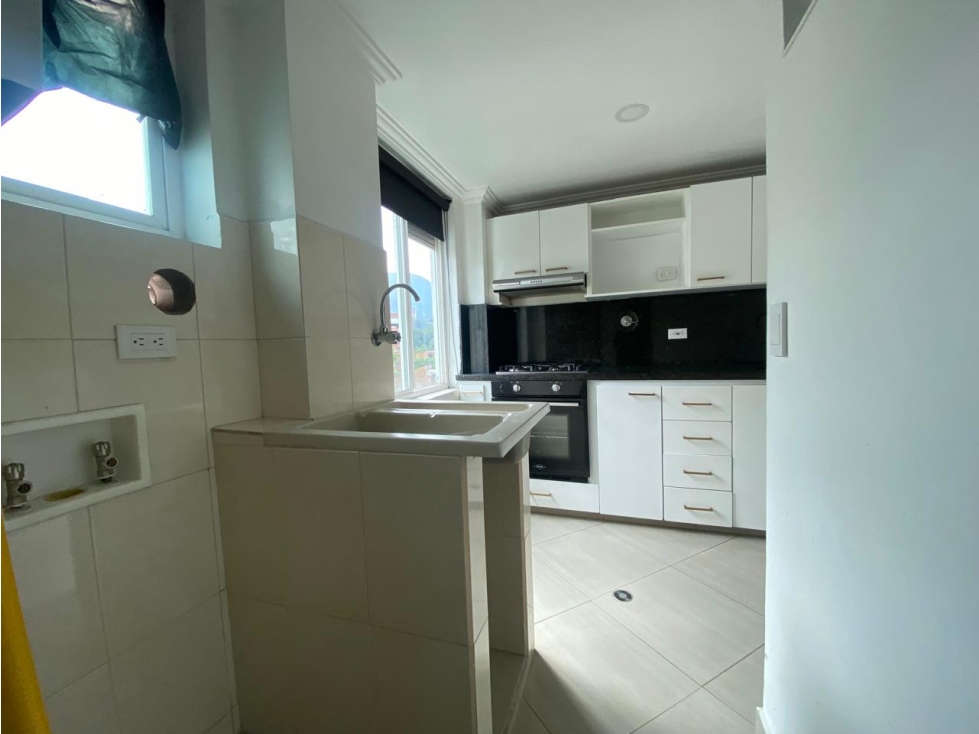 Arriendo Apartamento en el Poblado Sector la Frontera — foto 2