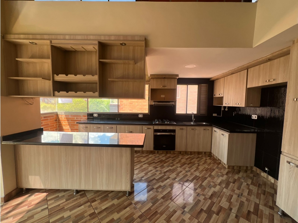 Apartamento dúplex en Arriendo El Portal Envigado