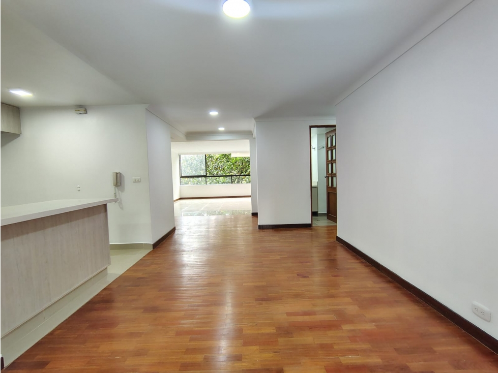 Apartamento en arriendo sector Milla de Oro — foto 2