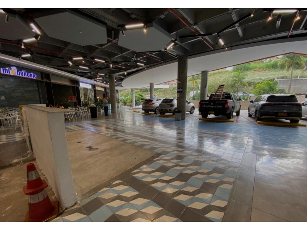Local en arriendo sector San Lucas — foto 6