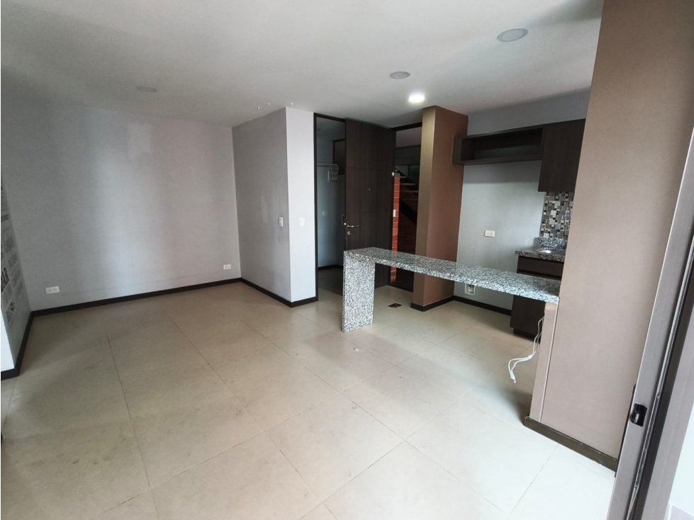 Apartamento en arriendo sector superior padre Marianito — foto 6