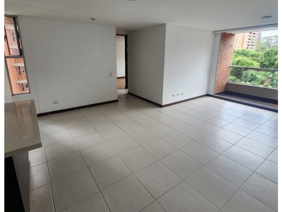 Apartamento en arriendo sector Loma del Esmeraldal — foto 2