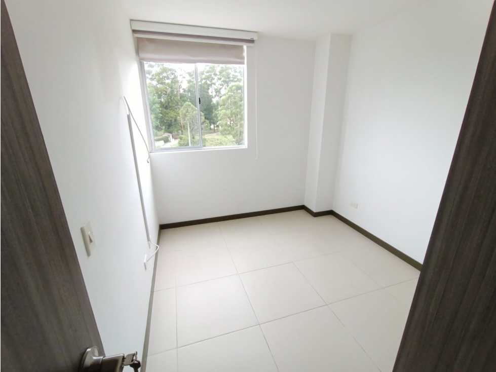 Apartamento en arriendo en Rionegro sector san antonio — foto 5