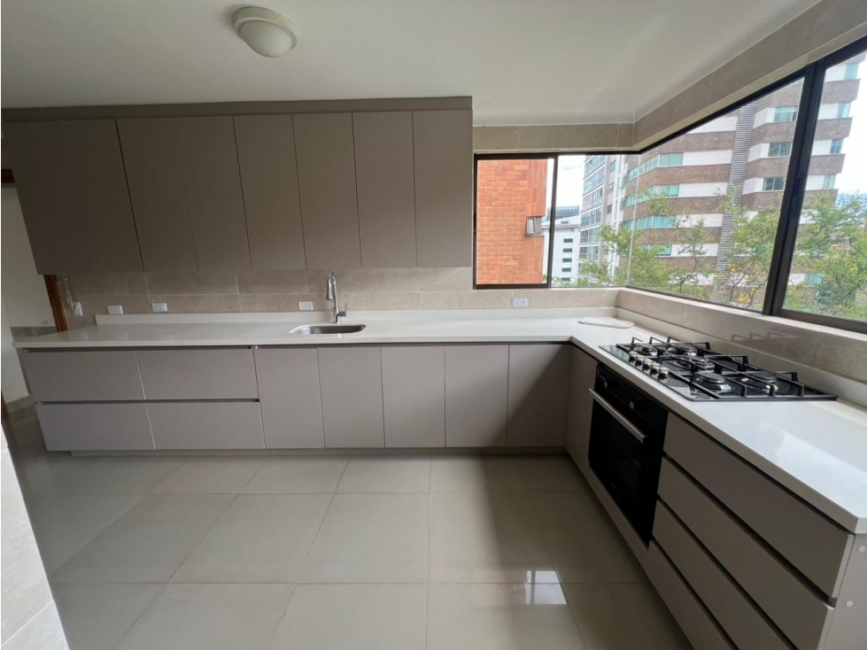 Apartamento en Arriendo Milla de Oro Medellin — foto 5