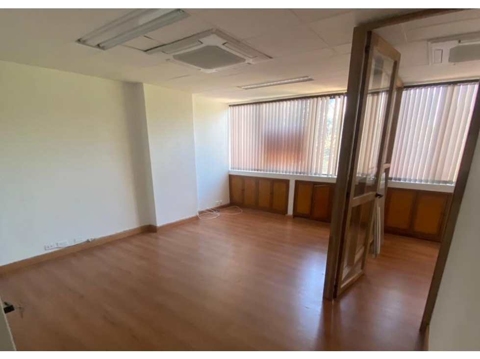 Oficina en Arriendo La Aguacatala Medellín — foto 4