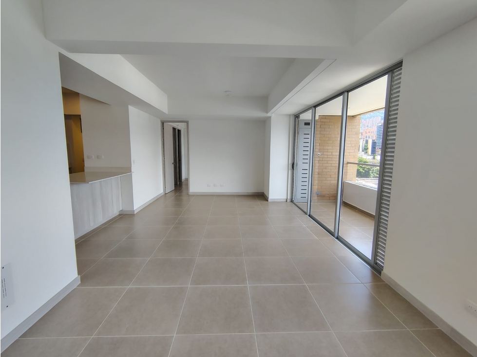 Apartamento en arriendo sector Ciudad del Rio — foto 2