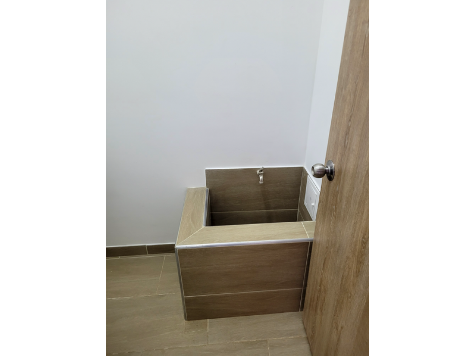 Local en arriendo Torre Barcelona — foto 2