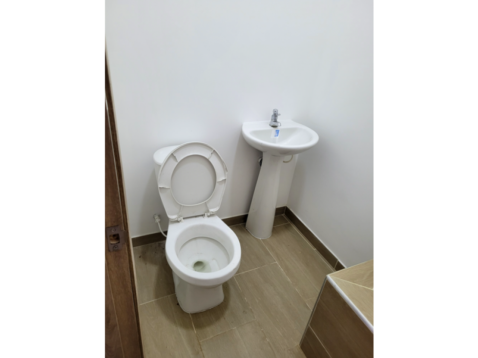 Local en arriendo Torre Barcelona — foto 3