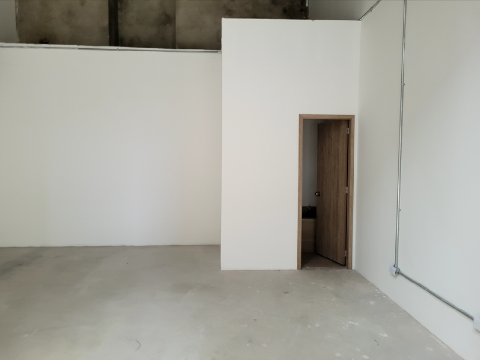 Local en arriendo Torre Barcelona — foto 4