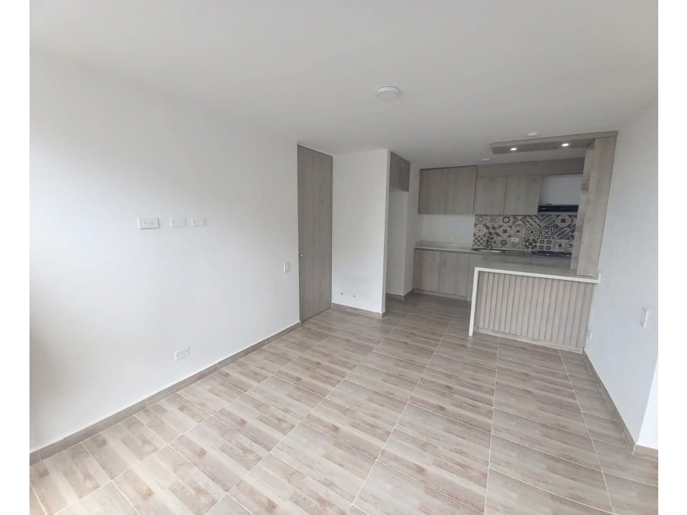 APARTAMENTO EN ALQUILER EN CIUDAD MALLORQUIN — foto 2