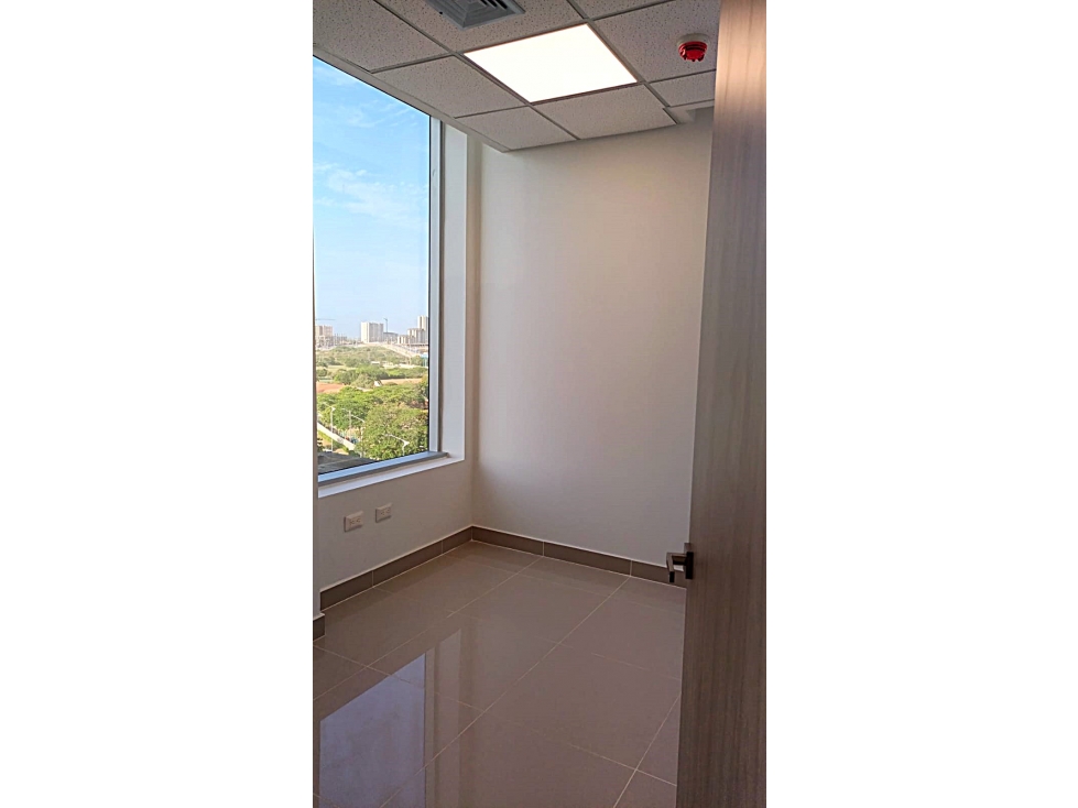 CONSULTORIO EN ARRIENDO EN PORTAL DE GENOVES - 4