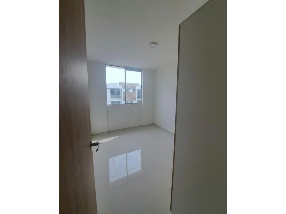 APARTAMENTO EN ALQUILER EN CIUDAD MALLORQUIN — foto 6