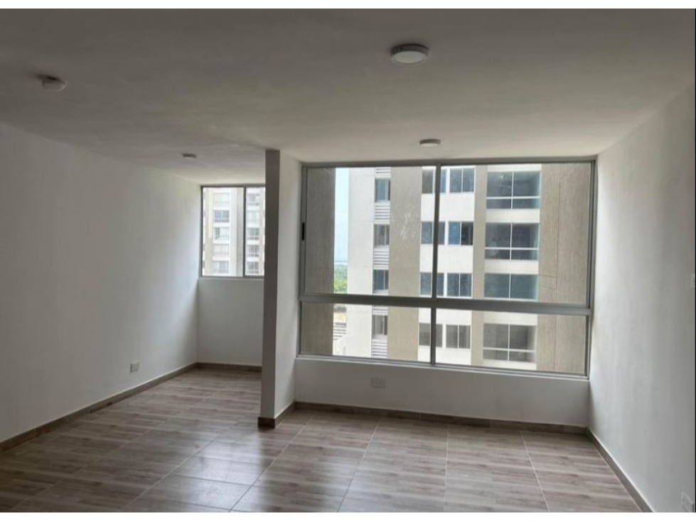 APARTAMENTO EN ALQUILER EN CIUDAD MALLORQUIN — foto 4