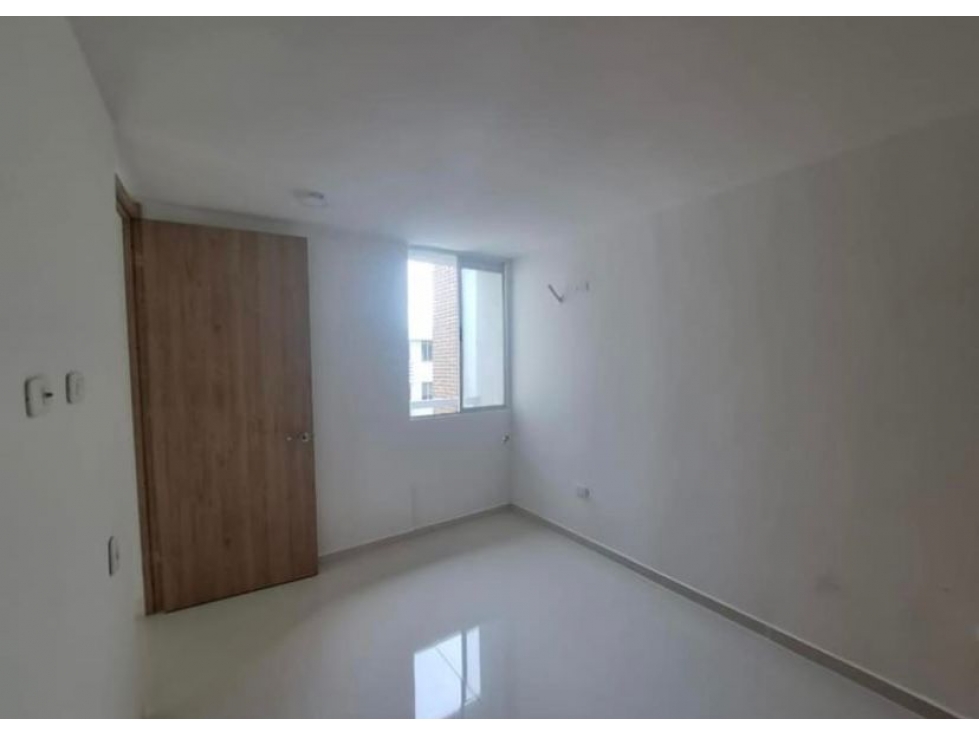 APARTAMENTO EN ALQUILER EN CIUDAD MALLORQUIN — foto 5
