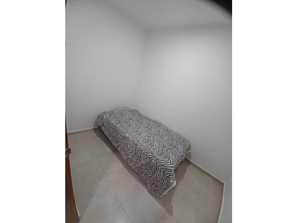 APARTAMENTO EN ALQUILER EN LOS NOGALES — foto 4