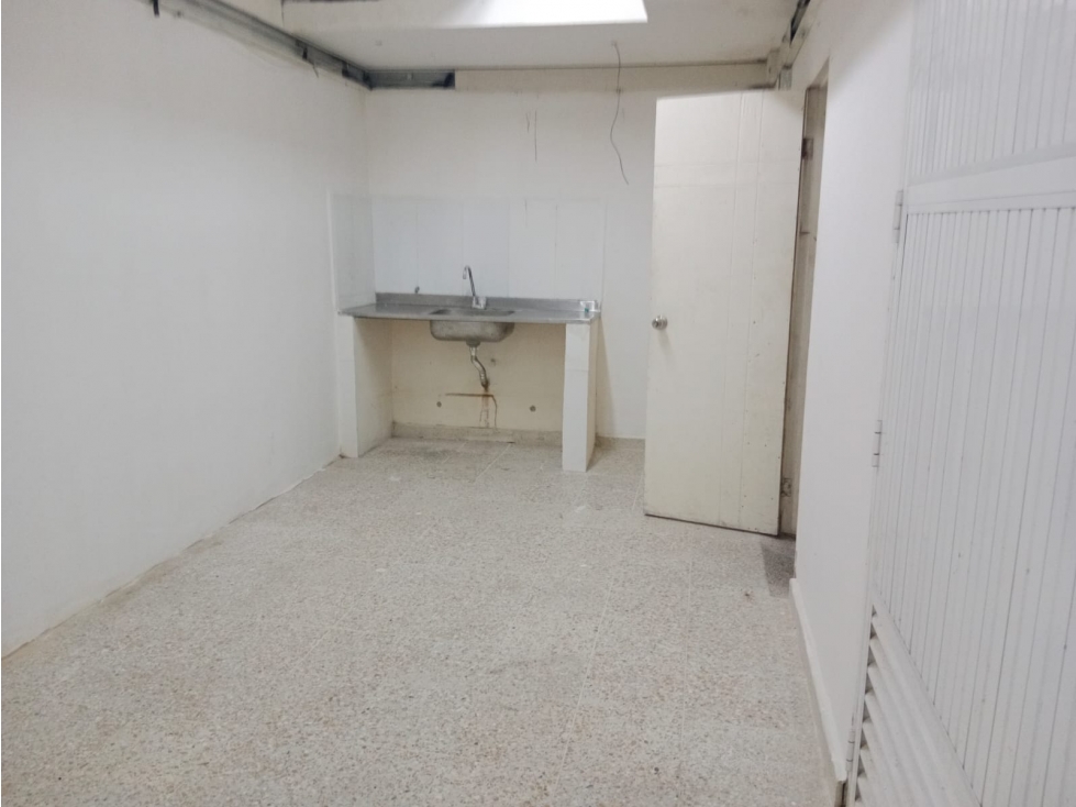 LOCAL EN ALQUILER EN LA ALBORAYA — foto 4