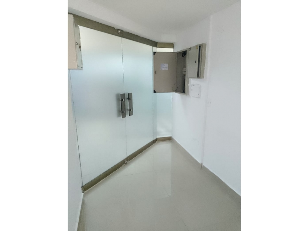 OFICINA EN ARRIENDO Y VENTA EN EL PRADO - 3