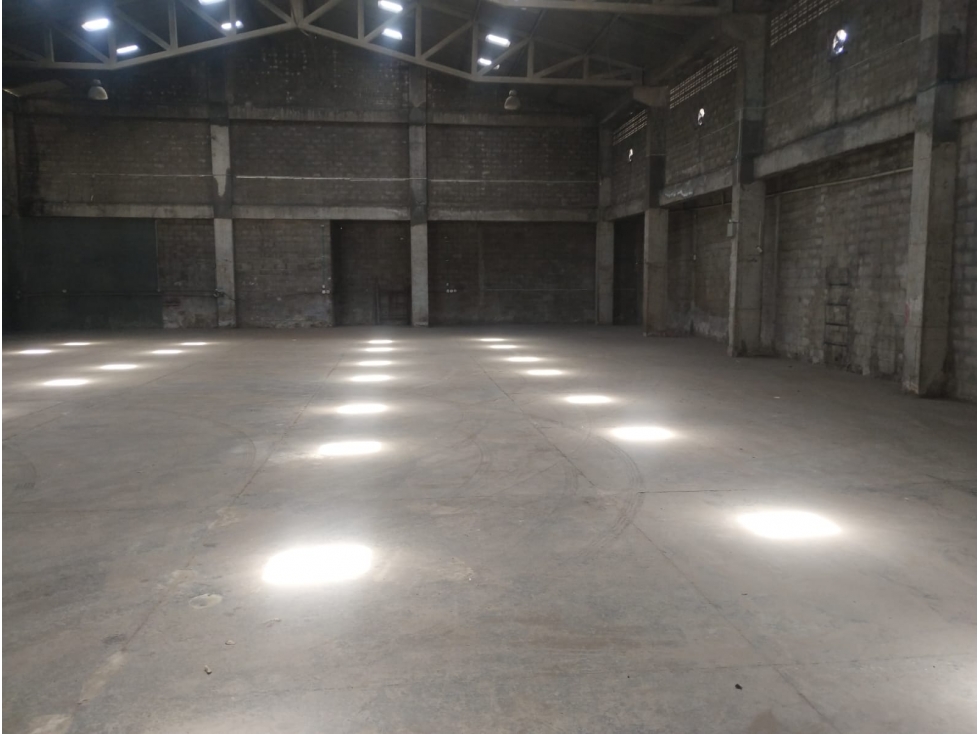 BODEGA EN ARRIENDO EN REBOLO