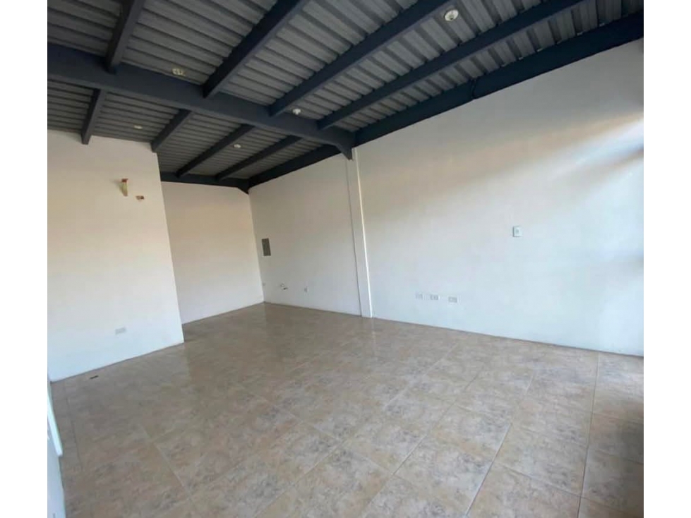 ARRIENDO LOCAL EN ALTOS DE RIOMAR — foto 2