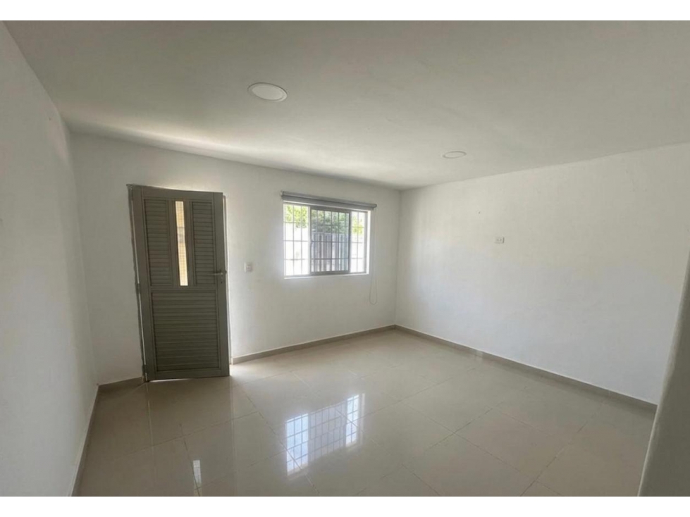 CASA EN VENTA EN EL BARRIO LUCERO