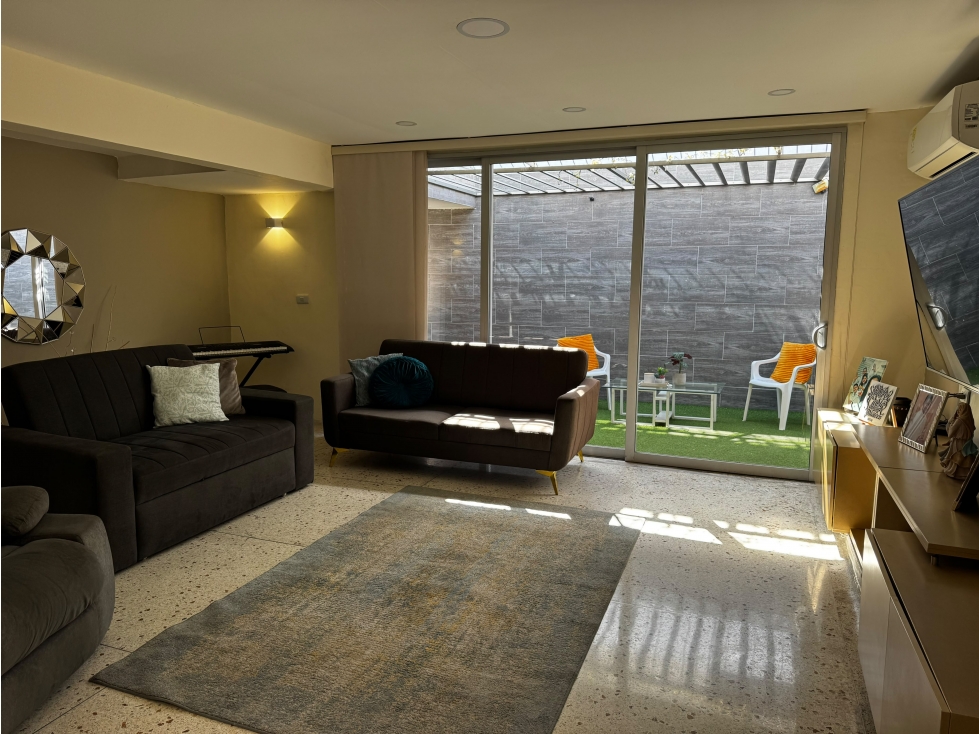 CASA EN VENTA EN EL BARRIO LA CAMPIÑA — foto 2