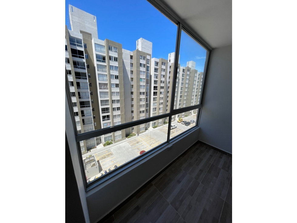 APARTAMENTO EN ALQUILER EN CIUDAD MALLORQUIN — foto 2