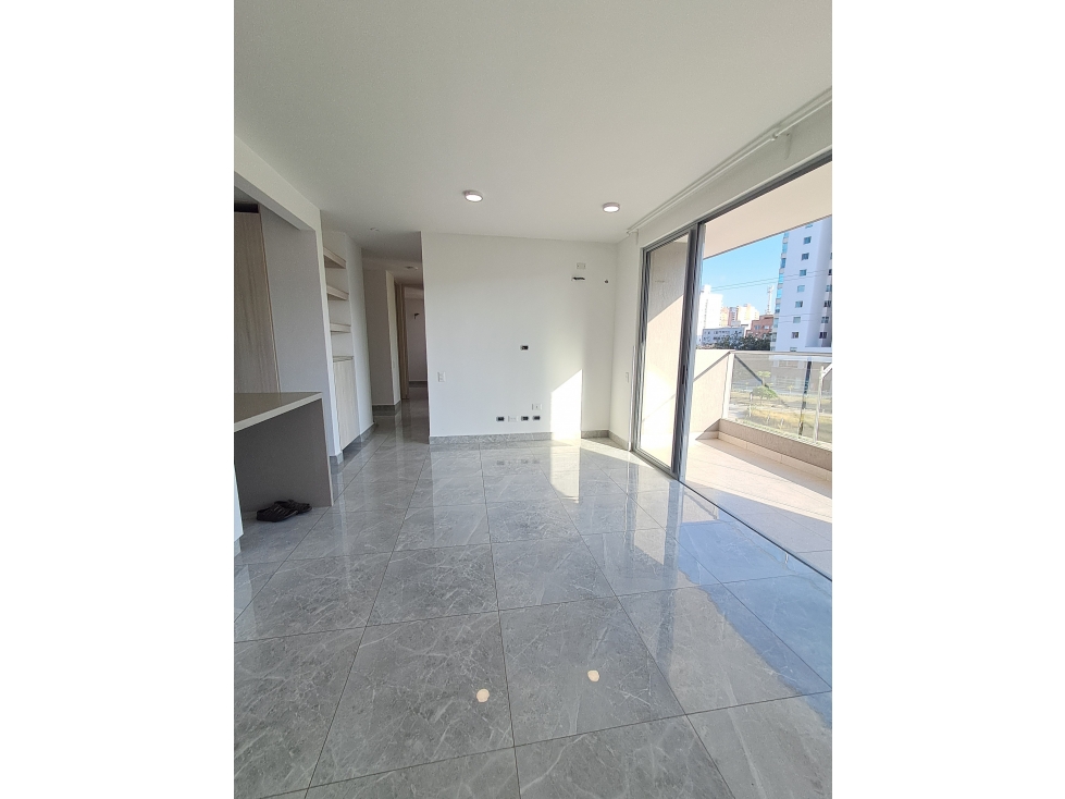 APARTAMENTO SEMINUEVO EN ARRIENDO EN RIO ALTO — foto 2