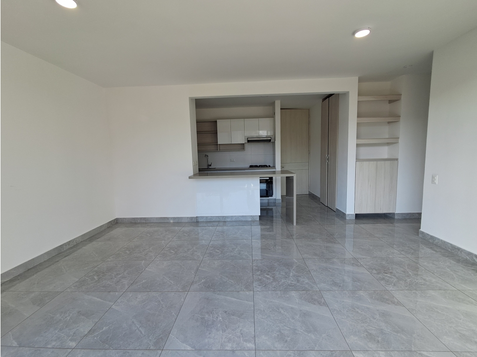 APARTAMENTO SEMINUEVO EN ARRIENDO EN RIO ALTO — foto 3