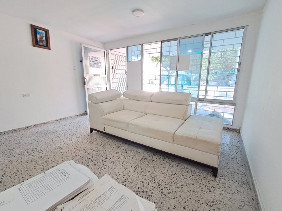 CASA EN ARRIENDO EN LAS MERCEDES - 2