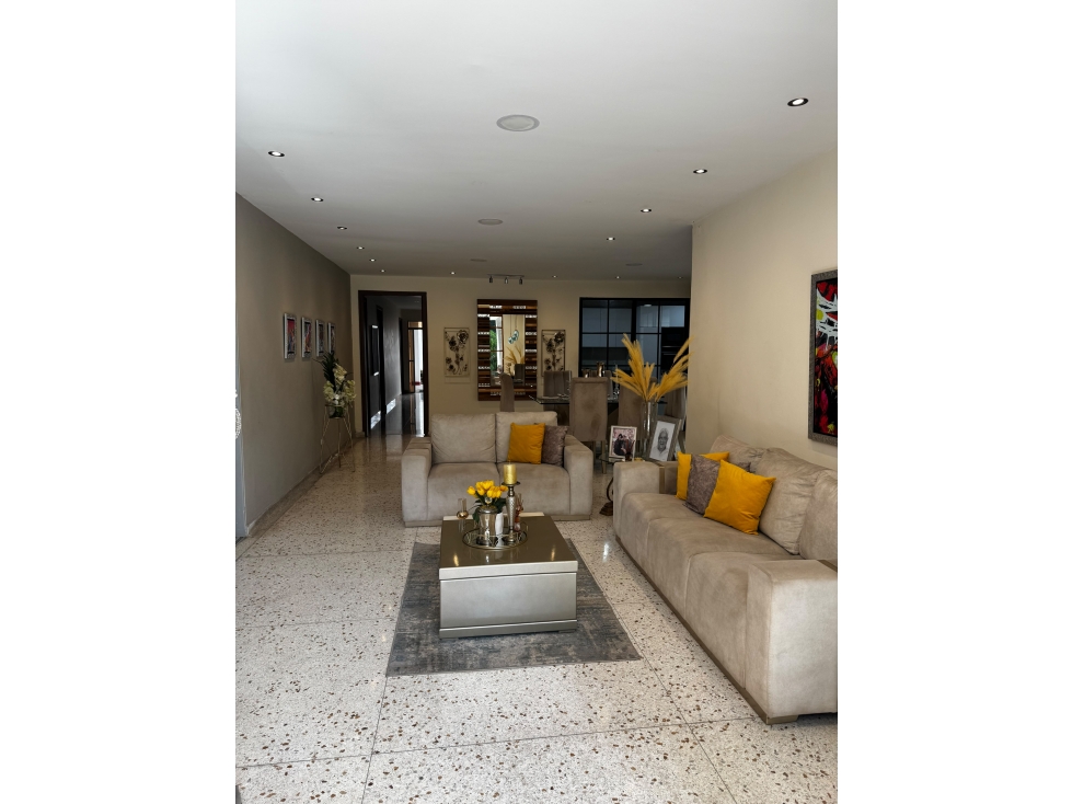 CASA EN VENTA EN EL BARRIO LA CAMPIÑA