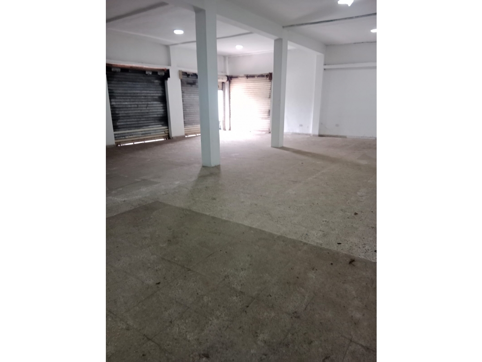 LOCAL EN VENTA EN ALBORAYA - 4