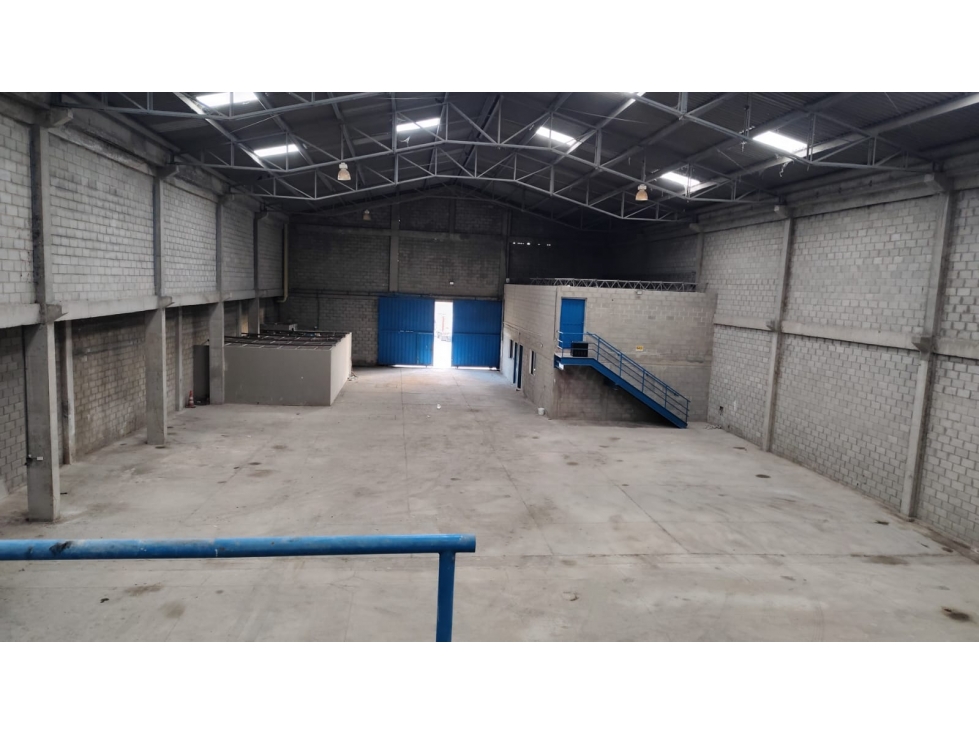 BODEGA EN ARRIENDO Y VENTA EN LA LOMA