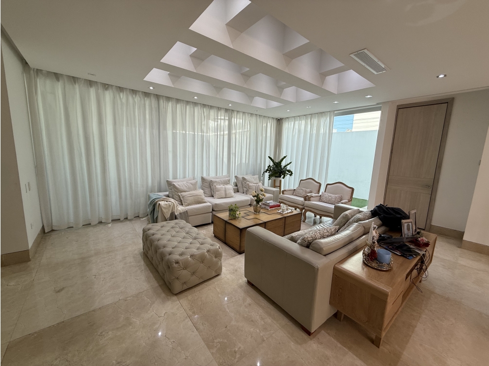 CASA DE TRES NIVELES EN VENTA EN VILLA CAMPESTRE — foto 2