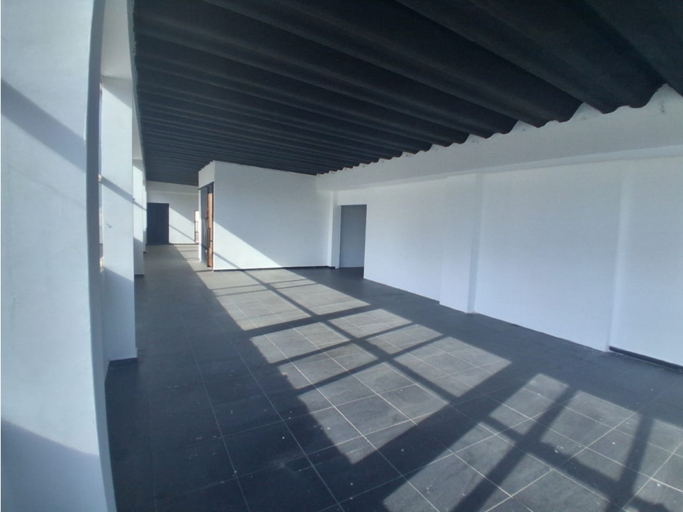 LOCAL - OFICINA EN ARRIENDO EN GRANADILLO — foto 2