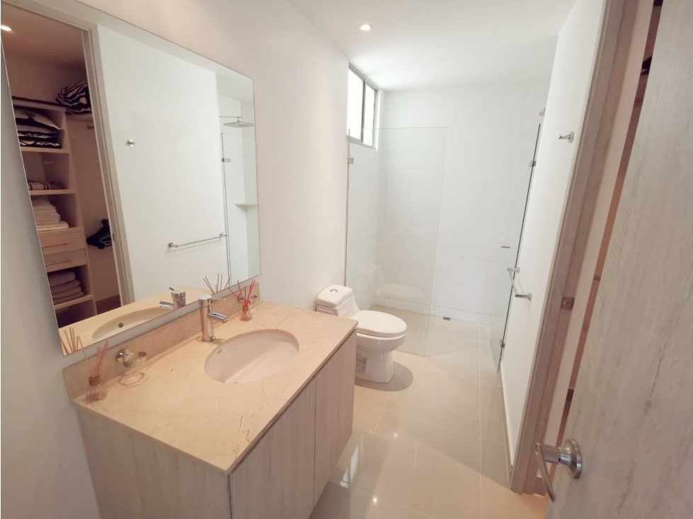 APARTAMENTO AMOBLADO EN ARRIENDO EN ALTOS DE RIOMAR — foto 4