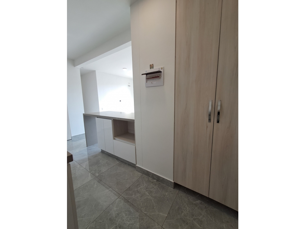 APARTAMENTO SEMINUEVO EN ARRIENDO EN RIO ALTO — foto 5