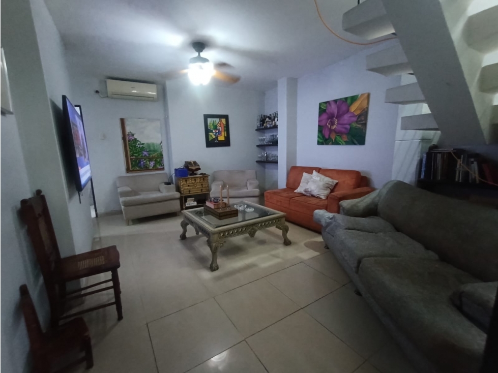 CASA INDEPENDIENTE EN VENTA EN LA CAMPIÑA