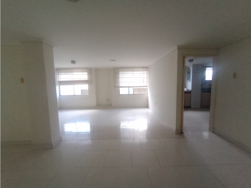 APARTAMENTO EN ALQUILER EN RIOMAR — foto 2